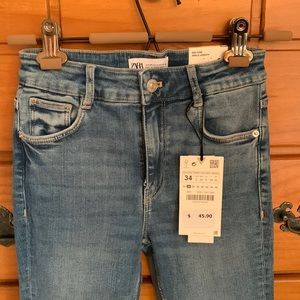 Zara, mid-rise ankle length jeans NWT